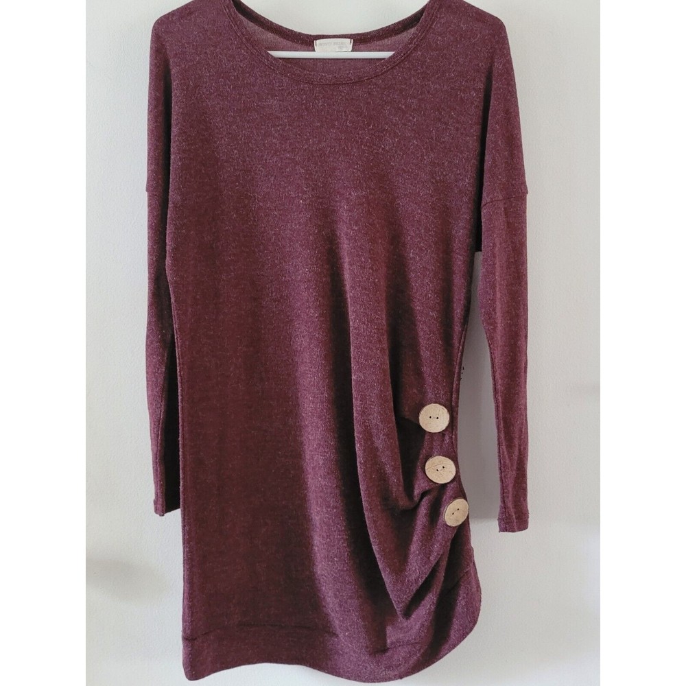 Twenty Second Women's Size MEDIUM Top